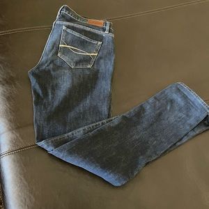 Blue jeans. American Eagle. Size 6. Stretch jeans